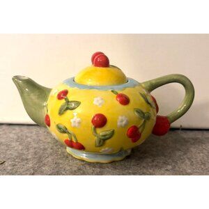 Oneida Country Bouquet Small Tea Pot 'Cherries Jubilee"  7.2" x 4.5  # 3315